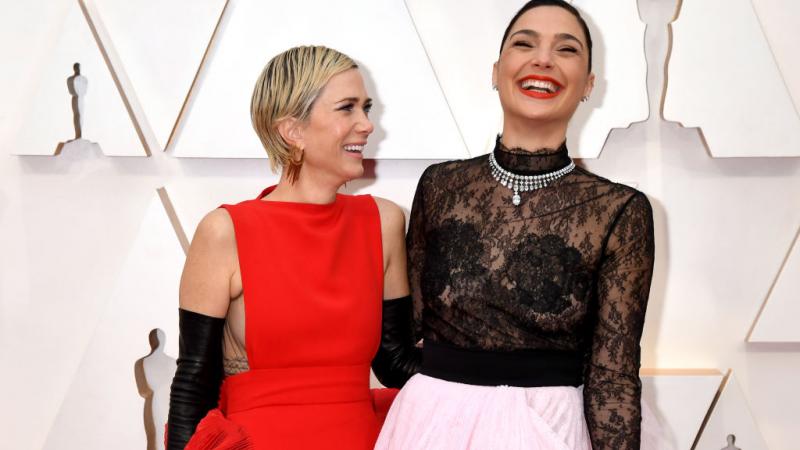 Gal Gadot, Kristen Wiig