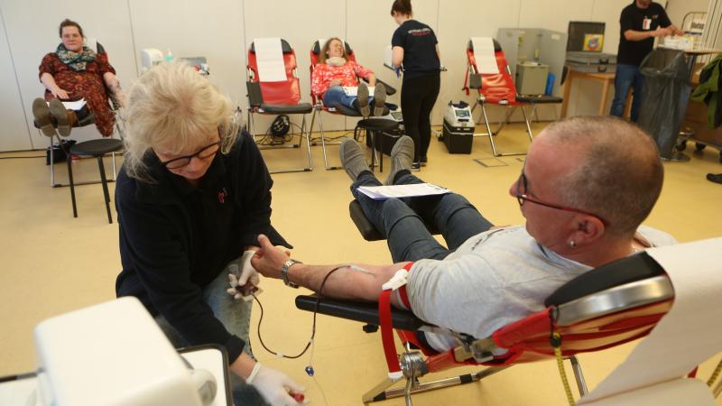 16 March 2020, Saxony-Anhalt, Darlingerode: Places for blood donors are available in an event room in Darlingerode. The DRK is asking for blood donations.