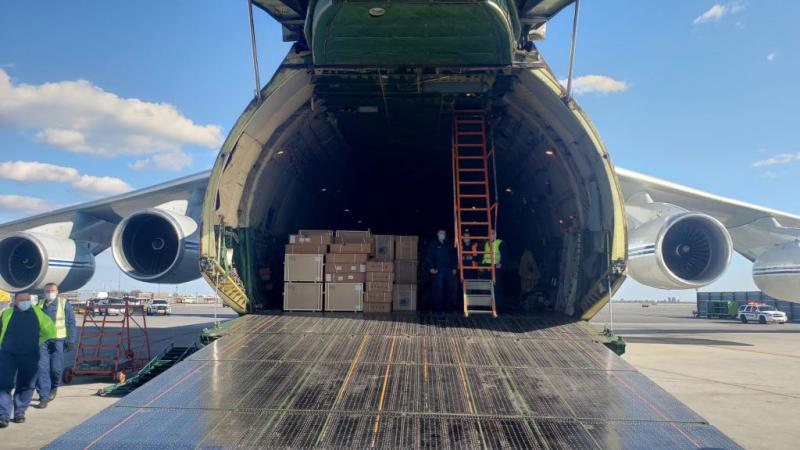 Russian military plane unloads medical equipment in NY