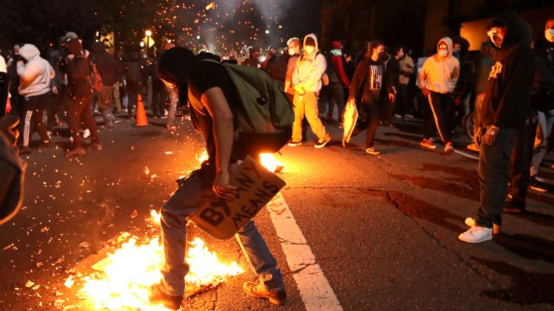 Protestors in Oakland, California on the night of May 29