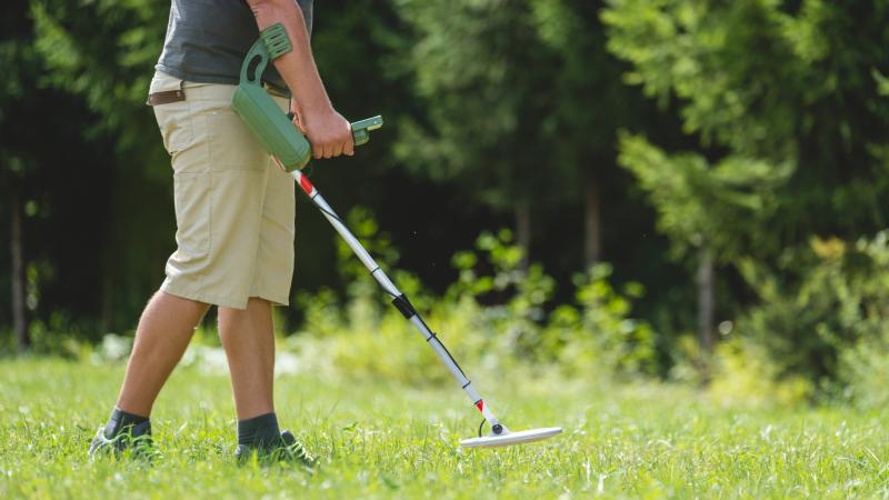 Metal detecting