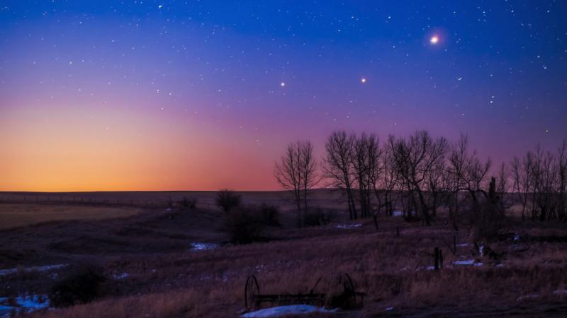 Saturn, Mars and Jupiter in conjunction, Mar. 26, 2020