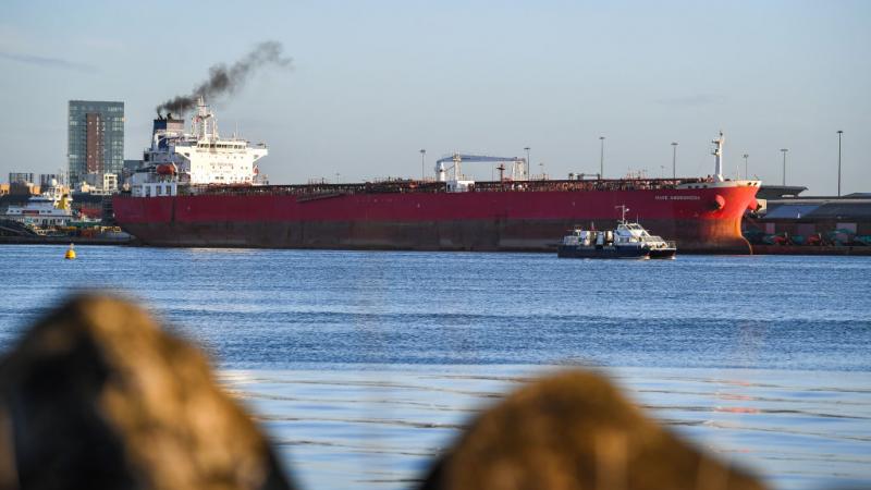 oil tanker 