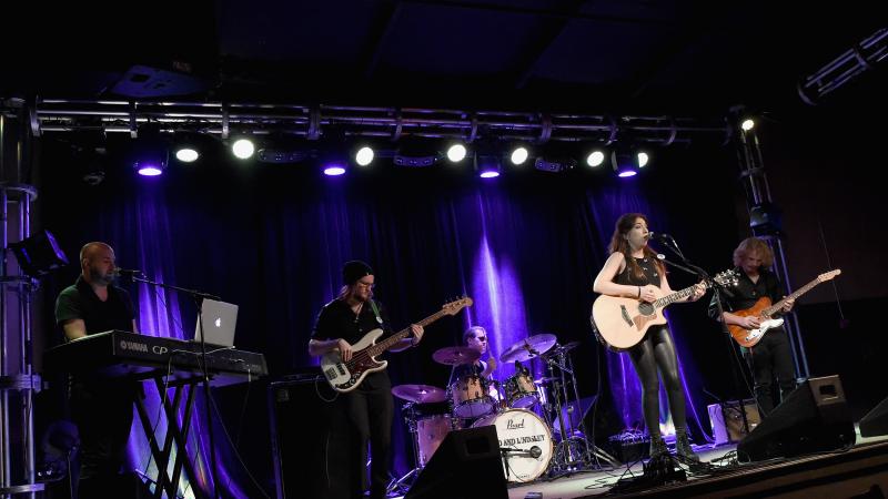 Singer/Songwriter Sasha McVeigh who was named "Female Vocalist of the Year 2015" by UKCountryRadio Awards.