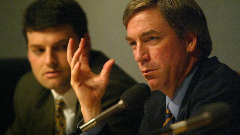 Ose at a hearing in 2003