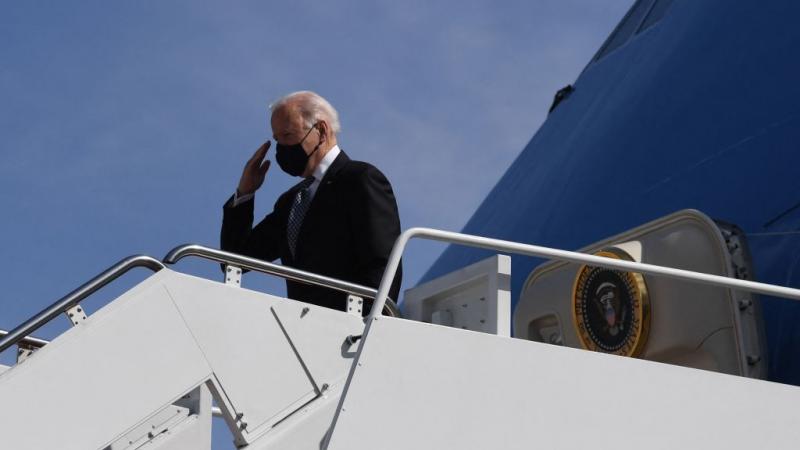 Biden salutes as he boards air-force one