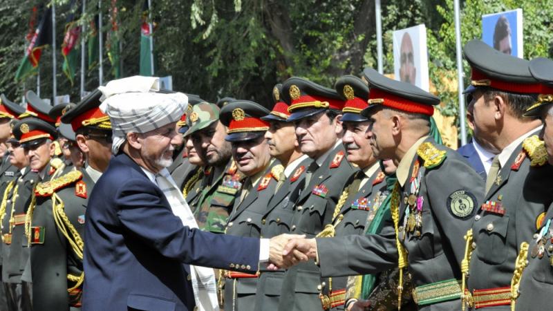  Afghan President Ashraf Ghani with Afghan troops in 2019