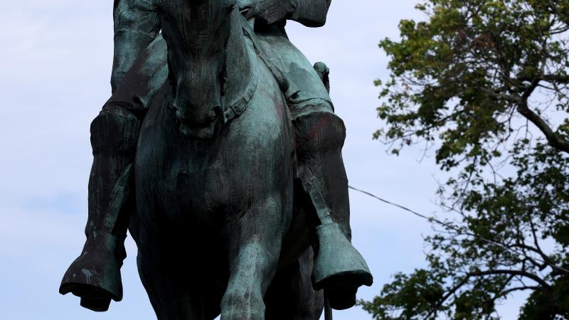 Statue of Robert E. Lee.
