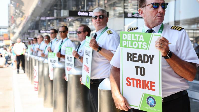 Delta pilots at LAX, June 30, 2022