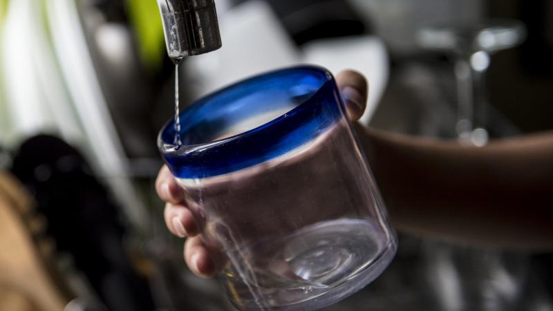 Dry faucet, glass, Santiago, Feb. 26, 2017