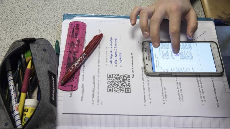 Smartphone, junior high school, July 25, 2018