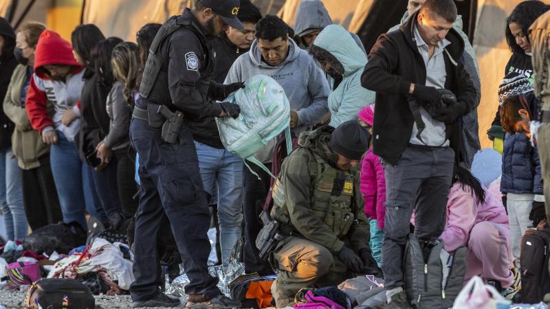 Illegal immigrants, CBP, Lukeville, Ariz., Dec. 8, 2023
