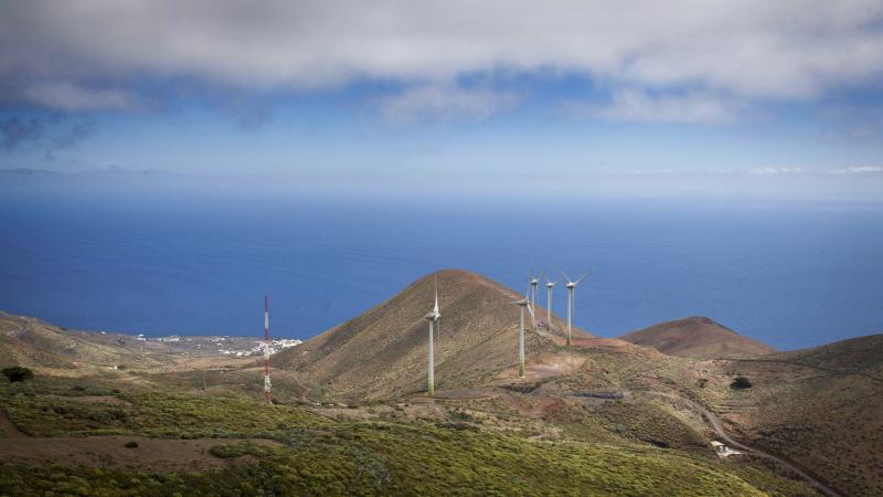 Wind turbines, El Hierro, March 14, 2016