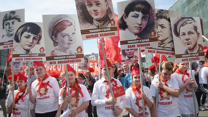 "Young pioneers" in celebrations for 70th anniversary of Soviet victory over Nazi Germany
