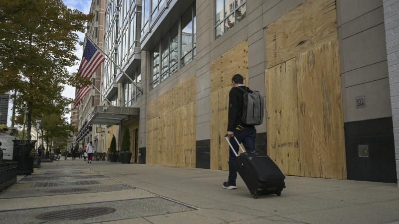 Fencing around the White House