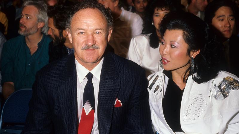 Actor Gene Hackman and wife Betsy Arakawa pose for a portrait in 1986 in Los Angeles, California.