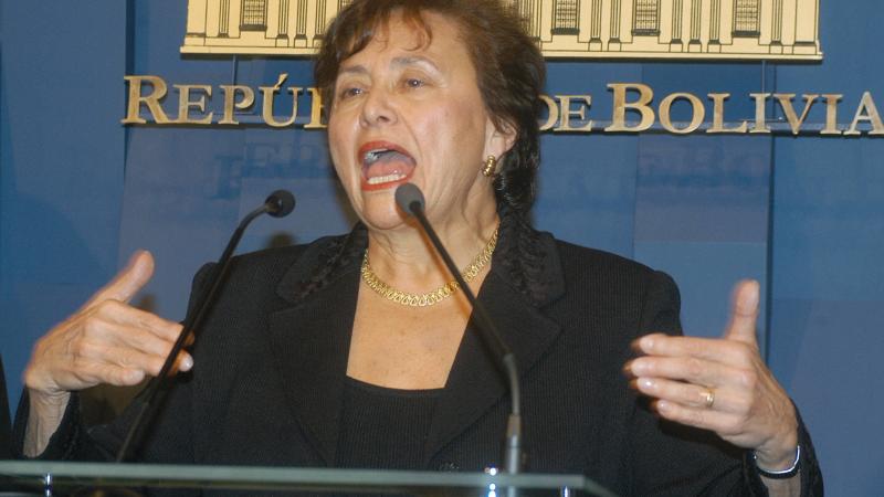 US congresswoman Nita Lowey offers a press conference 24 February 2006 at the presidential palace in La Paz, after holding a meeting with Bolivia's President Evo Morales aimed at learning about the government's programs to promote economy and the fight against drugs. Yesterday the US denied an entry visa to Morales right-hand woman