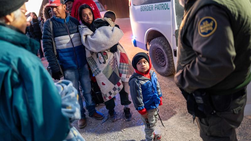 illegal immigrant family/Mexico