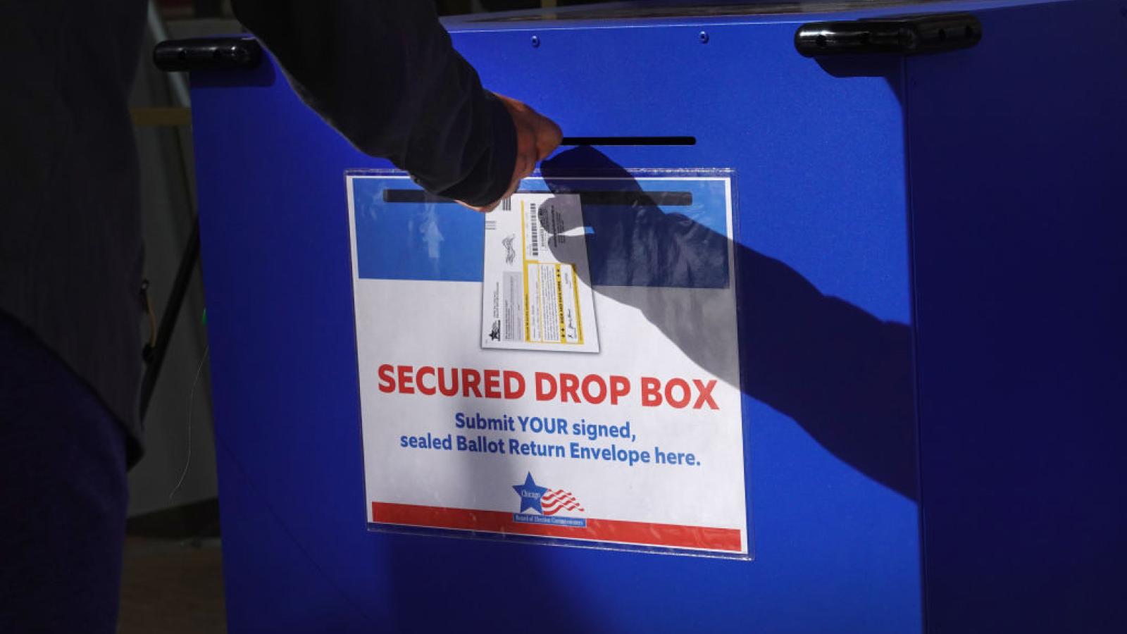 A drop box in Chicago, Illinois, Oct. 2022