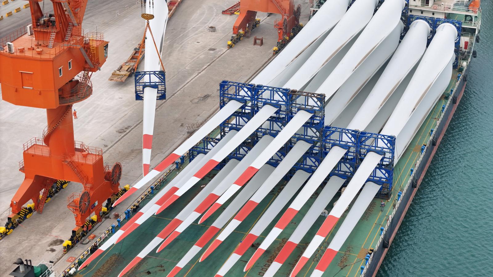 Offshore wind turbine blades
