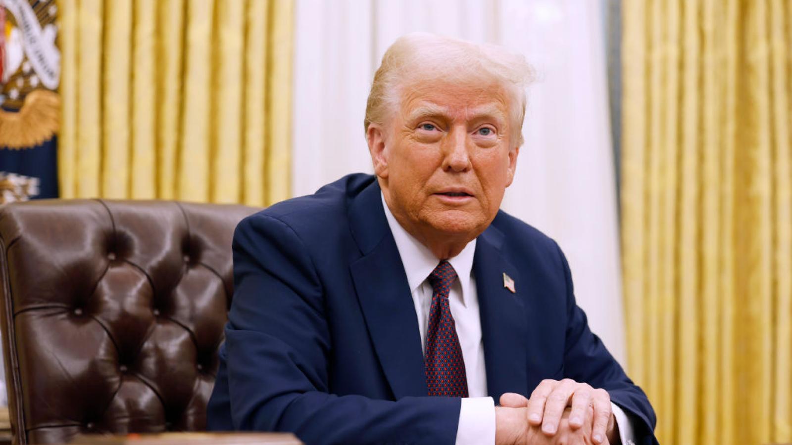 Trump in Oval Office