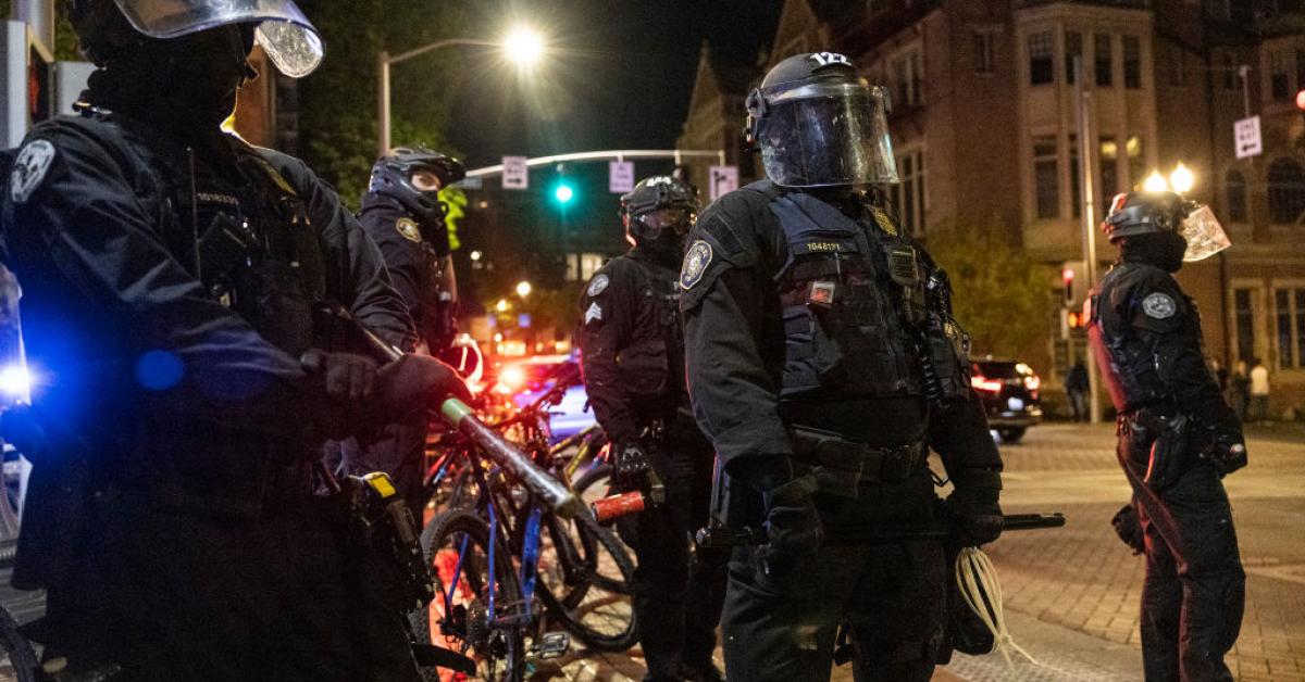 Fifty Portland Police Officers Quit Crowd-control Unit After Colleague ...