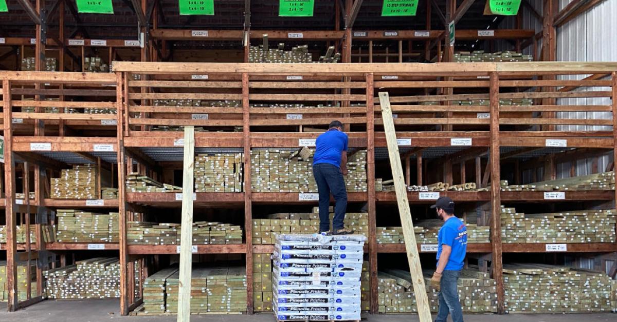 Lumber futures drop after sustained rise, signalling potential price