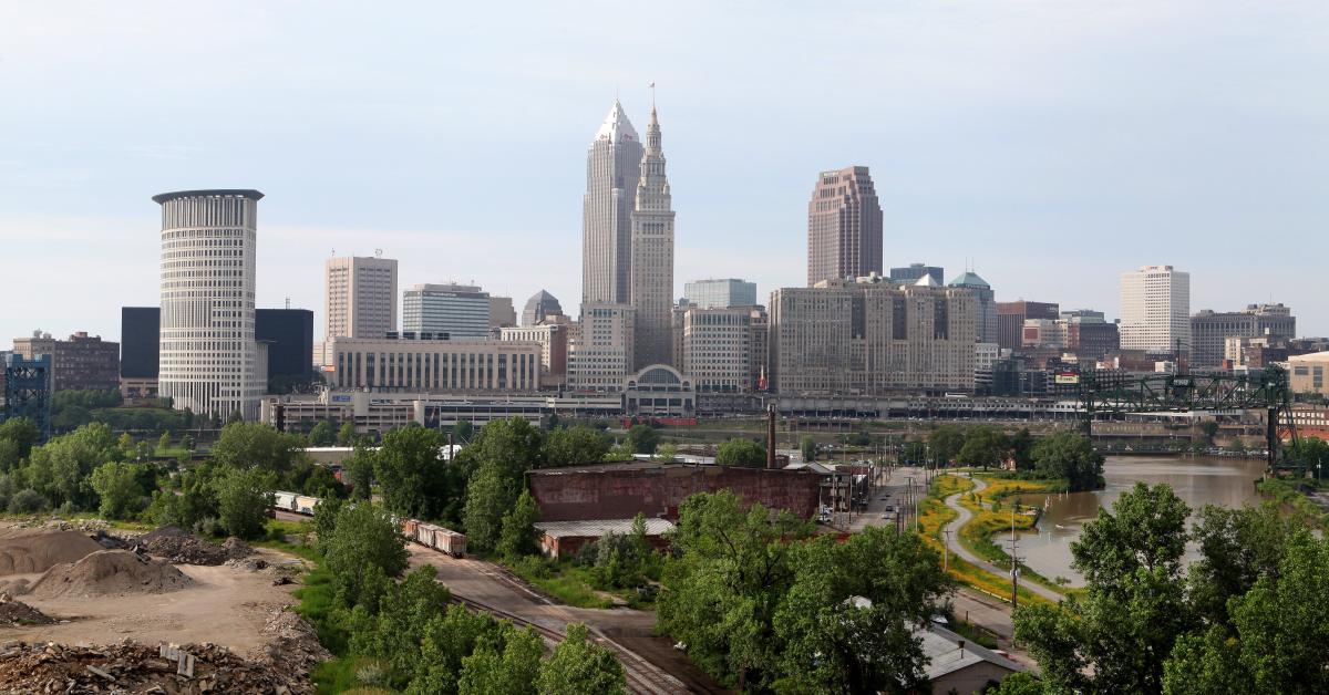 Tariffs, jobs debate in close Ohio congressional race