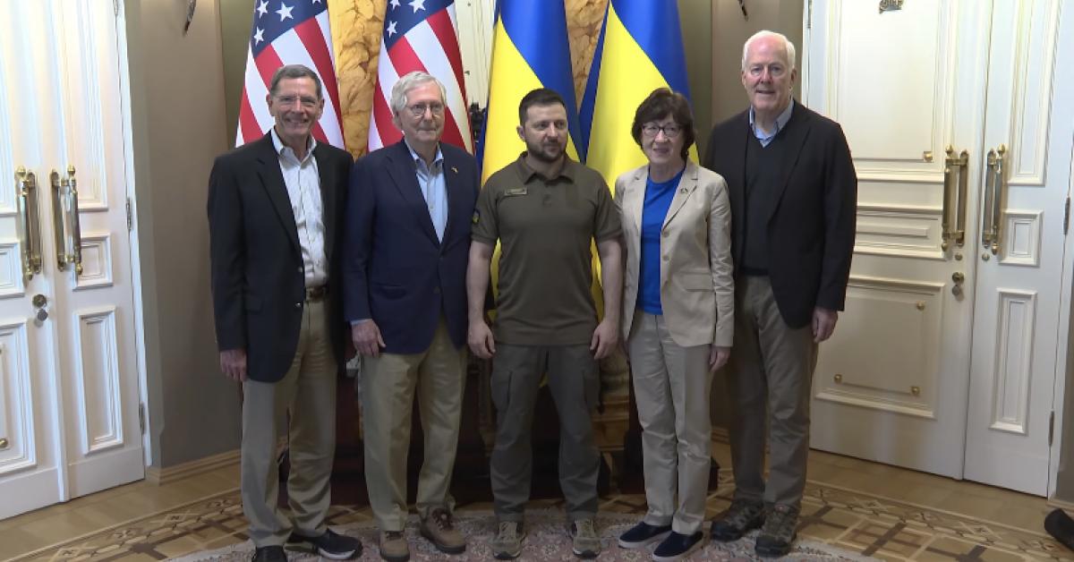 GOP delegation led by Mitch McConnell meets Zelenskyy in Ukraine Just(01)
