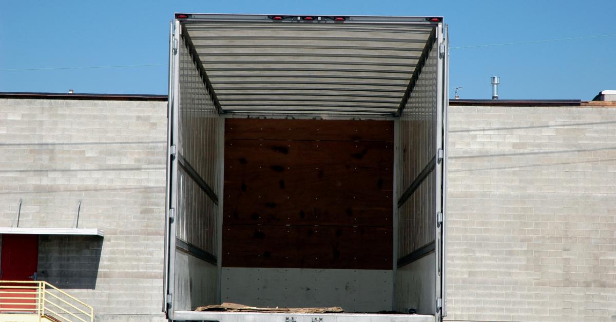 At least 42 bodies found in San Antonio tractor-trailer in possible smuggling case: report https://j...