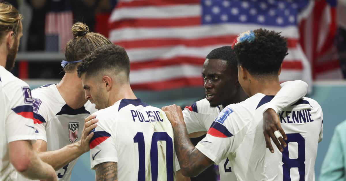 U.S. Soccer Federation temporarily removes Islamic emblem from Iran(02)