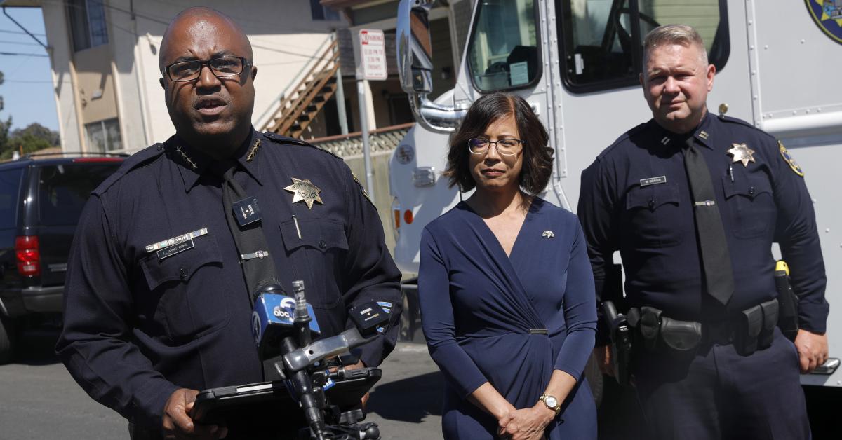 Oakland Mayor Fires Police Chief For 'serious Flaws In Disciplinary ...