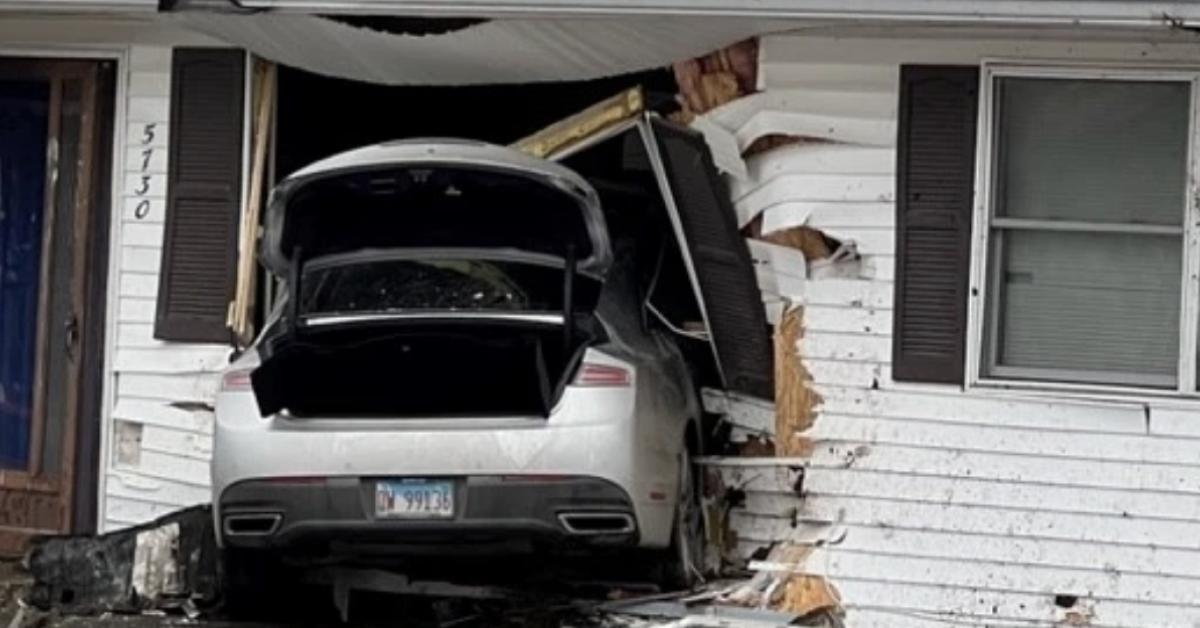 Indiana driver flees the scene after crashing into house | Just The News