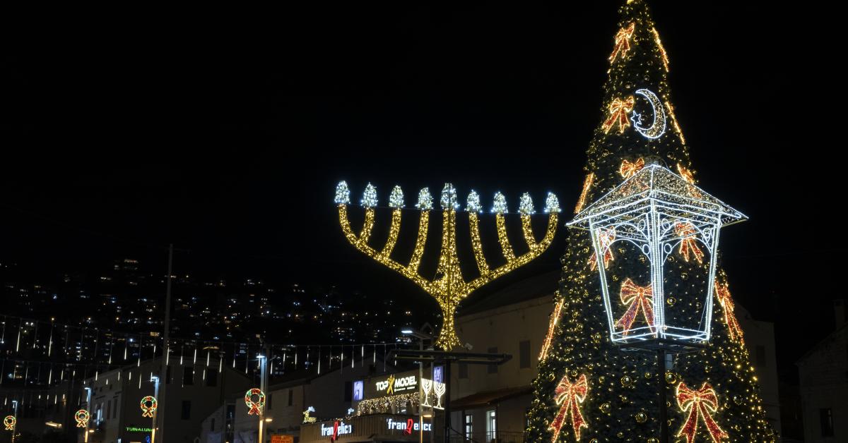 Gunmen kill at least 11, wound 29 in terror attack on Jewish holiday event in Australia