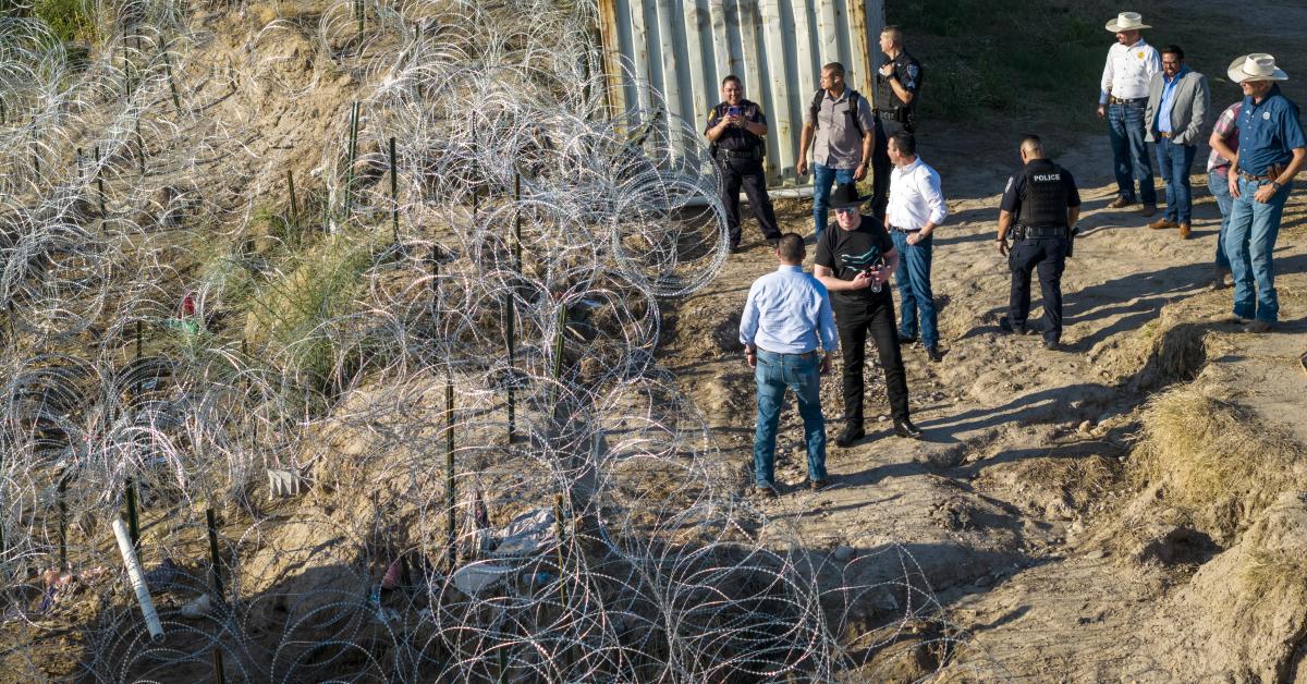 Texas triples razor wire barriers, continues building border wall ...