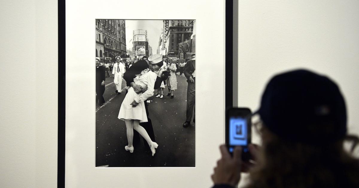 Veterans Affairs reverses decision to ban iconic WWII Victory Day photo after outcry
