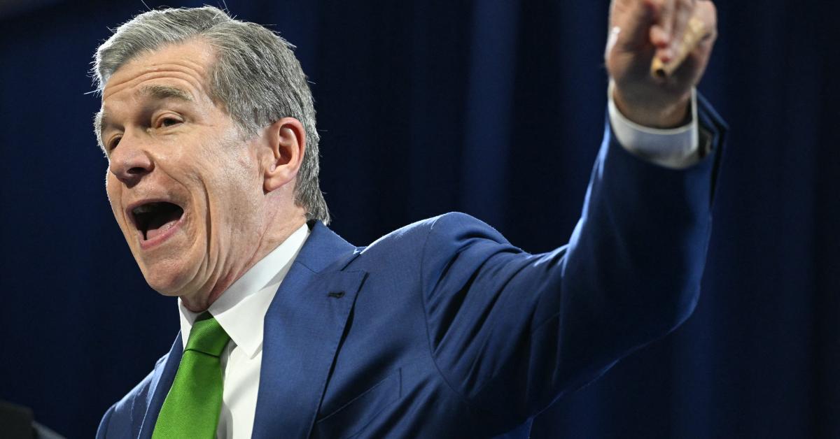 Sheriffs Would Be Required To Cooperate With Immigration Agents