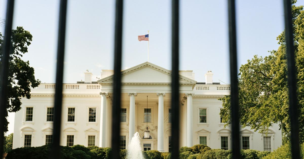 Vehicle Crashes Into White House Gate Driver Dead Secret Service Says