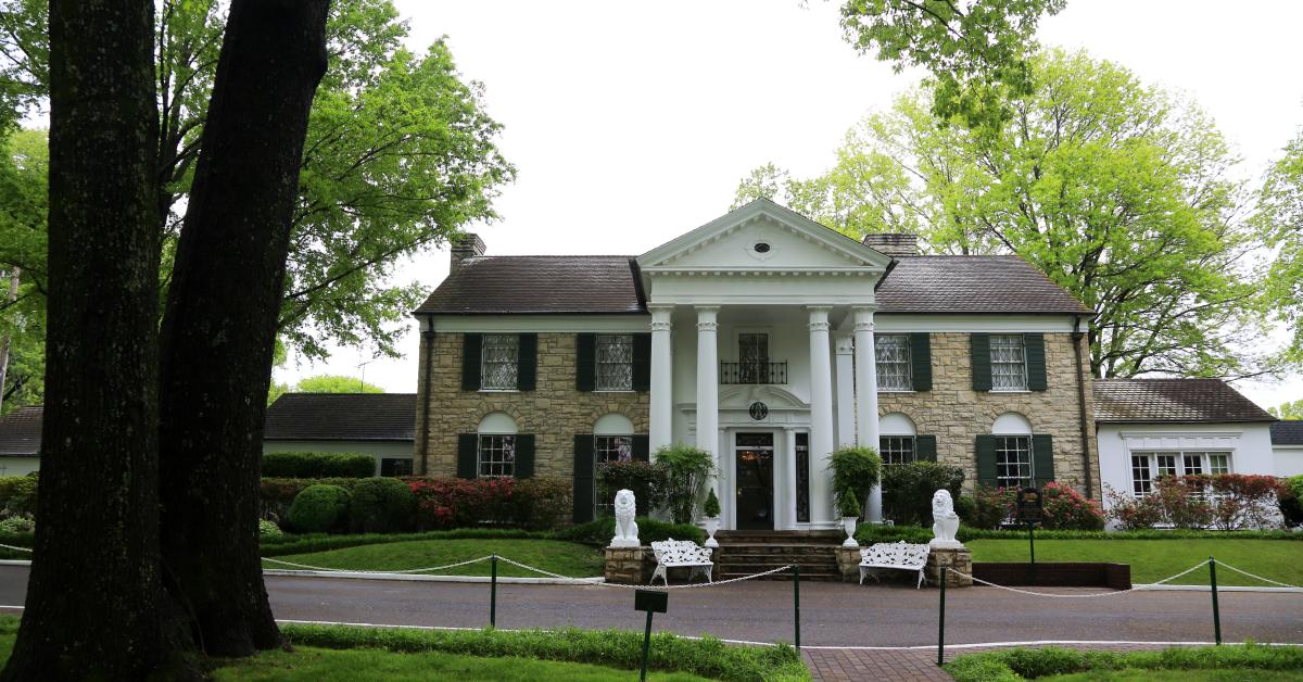 Woman charged with trying to steal Graceland from Elvis Presley's ...