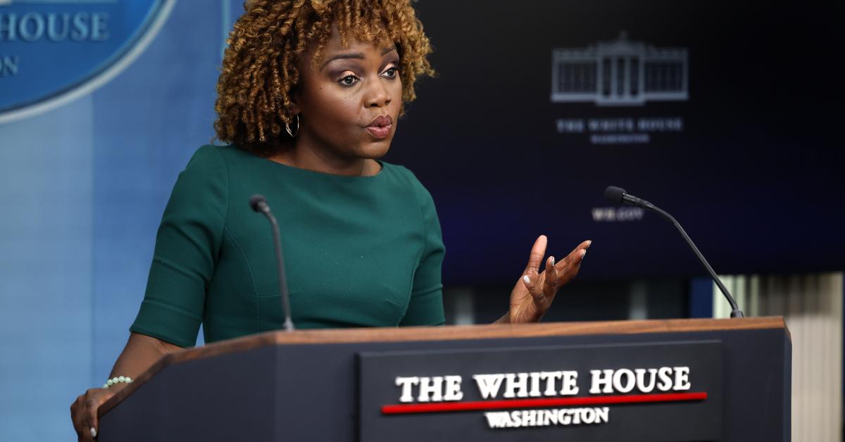 WH press secretary halts briefing after woman needs medical attention ...