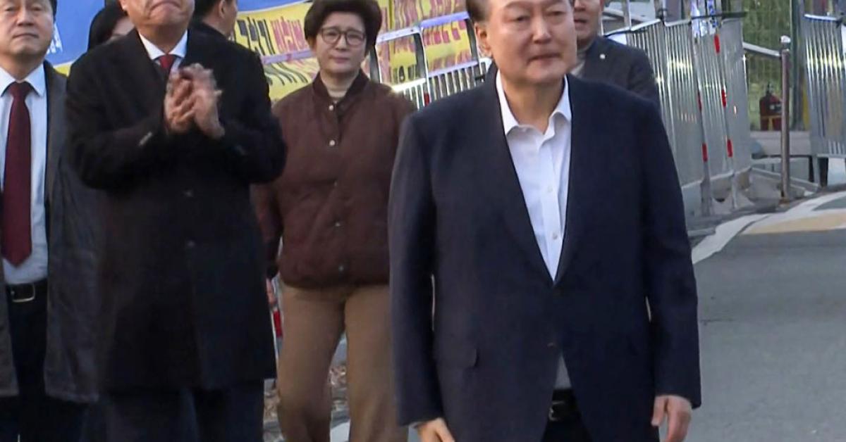 South Korean court finds ex‑President Yoon guilty of insurrection, sentences to life in prison