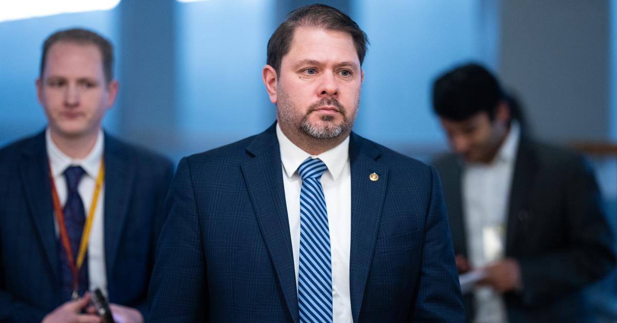 Arizona senator seeks to ease process to hire border agents