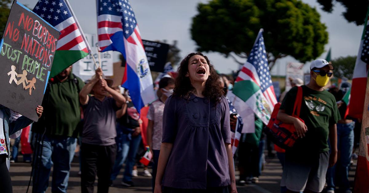 Rioter opens fire on ICE agents at raid of cannabis farm