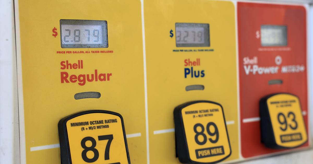 New year starts with lower gas prices in the U.S.