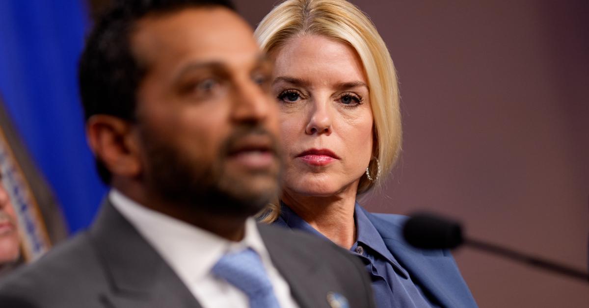 Ex-FBI agent says Bondi has &lsquo;slam dunk&rsquo; conspiracy case against Obama's feds for election meddling