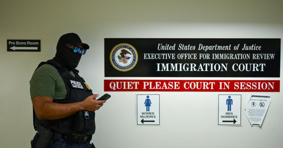“Judge upholds law enforcement integrity: ICE agents allowed to identify themselves in New York”