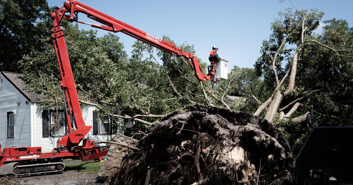 “Indiana Patriotism Prevails as Resilient Residents Weather 9 Days Without Power After Devastating Storm”