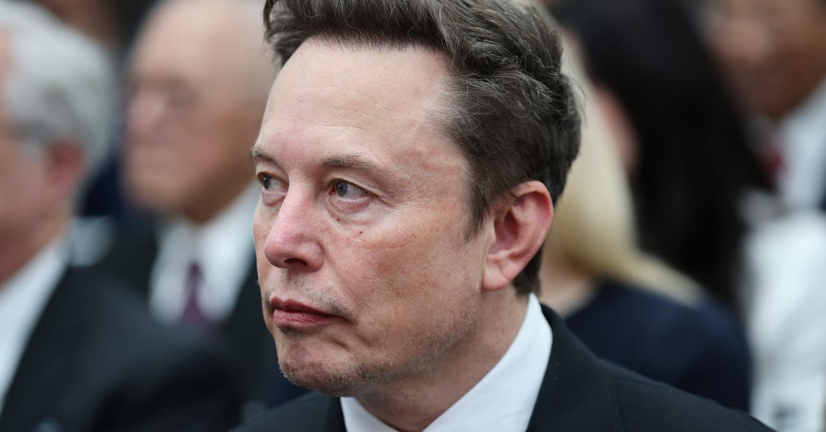 Musk hands Abbott $5M to bolster governor's campaign in home stretch