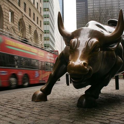 Dow plummets more than 500 points at Monday open, following three straight weeks of losses