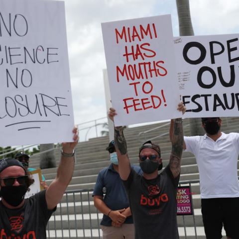 Miami restaurant owners protest the city's order closing dining rooms, 7/10